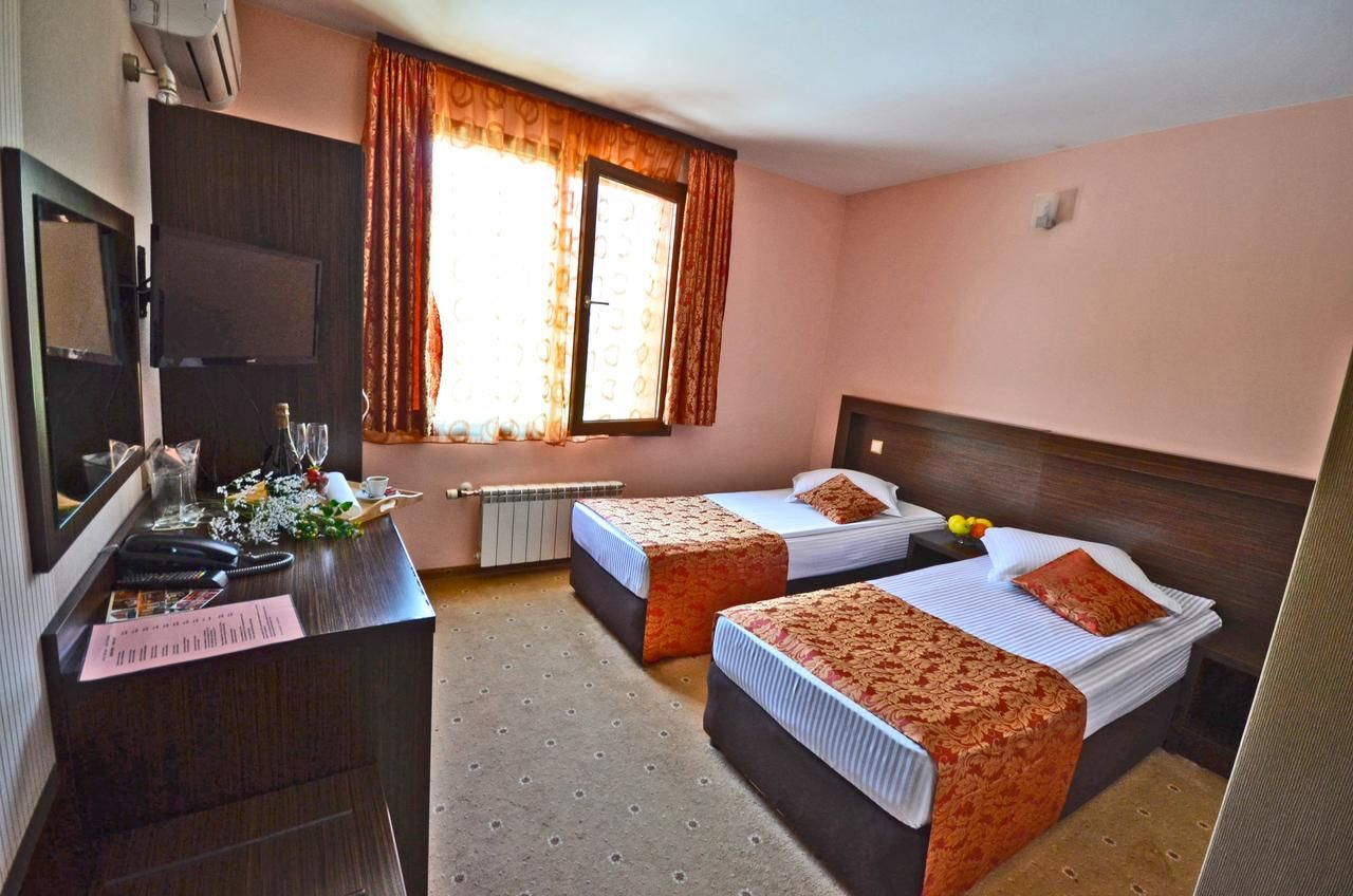 Отель Eleganza Family Hotel София