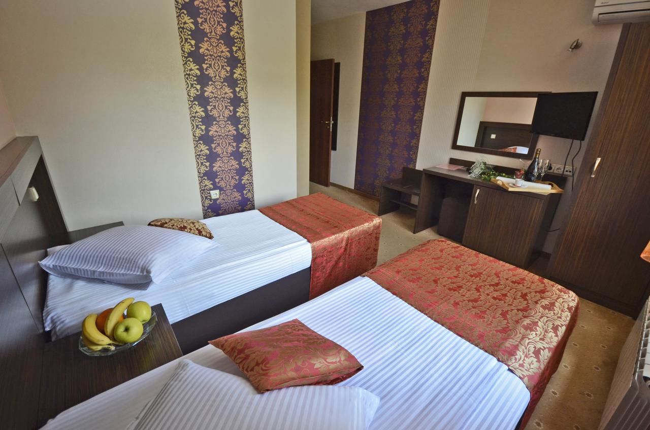 Отель Eleganza Family Hotel София